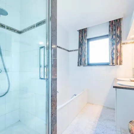 Hawthorn 1-3 G Spacious Near The Sea Apartment Sint-Idesbald
