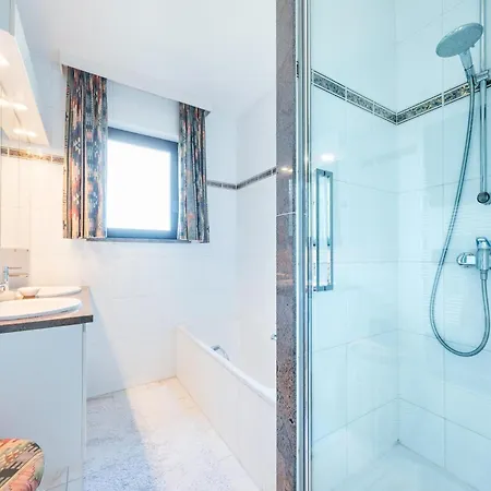 Hawthorn 1-3 G Spacious Near The Sea Apartment