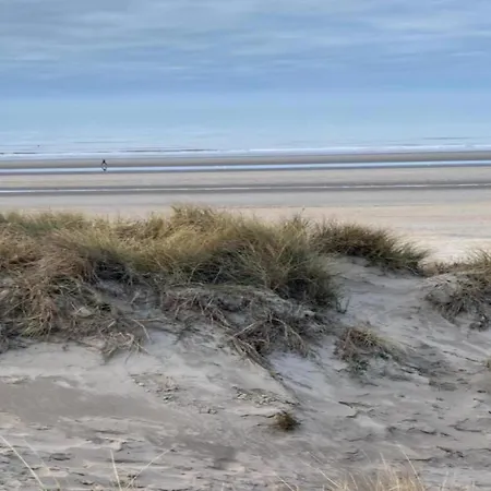Near Koksijde By The Sea Apartamento Sint-Idesbald